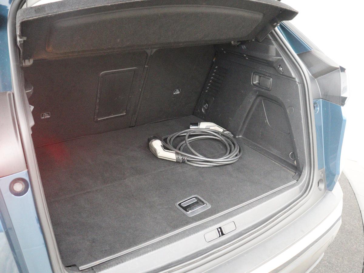 Peugeot 3008 Peugeot 3008 1.6 HYbrid 225 Allure Pack Business | SOH 87,4% | Half leder | Stoelverwarming | Carplay | Navigatie | Camera | Park assist | Climate control | Virtueel dashboard | Trekhaak