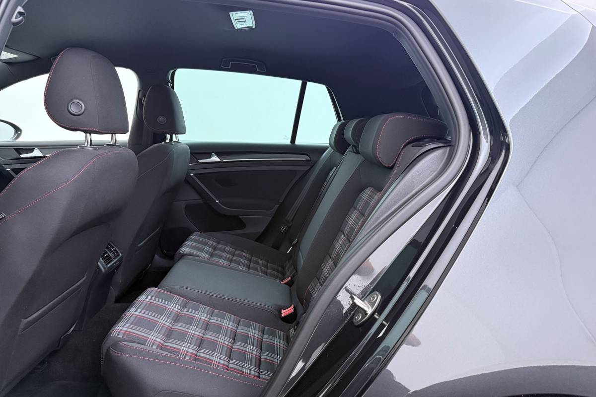 Volkswagen Golf Volkswagen Golf 2.0 TSI GTI | Org NL | 1e Eigenaar | Camera | 138.000 KM!! |