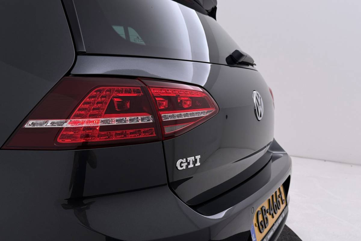 Volkswagen Golf Volkswagen Golf 2.0 TSI GTI | Org NL | 1e Eigenaar | Camera | 138.000 KM!! |