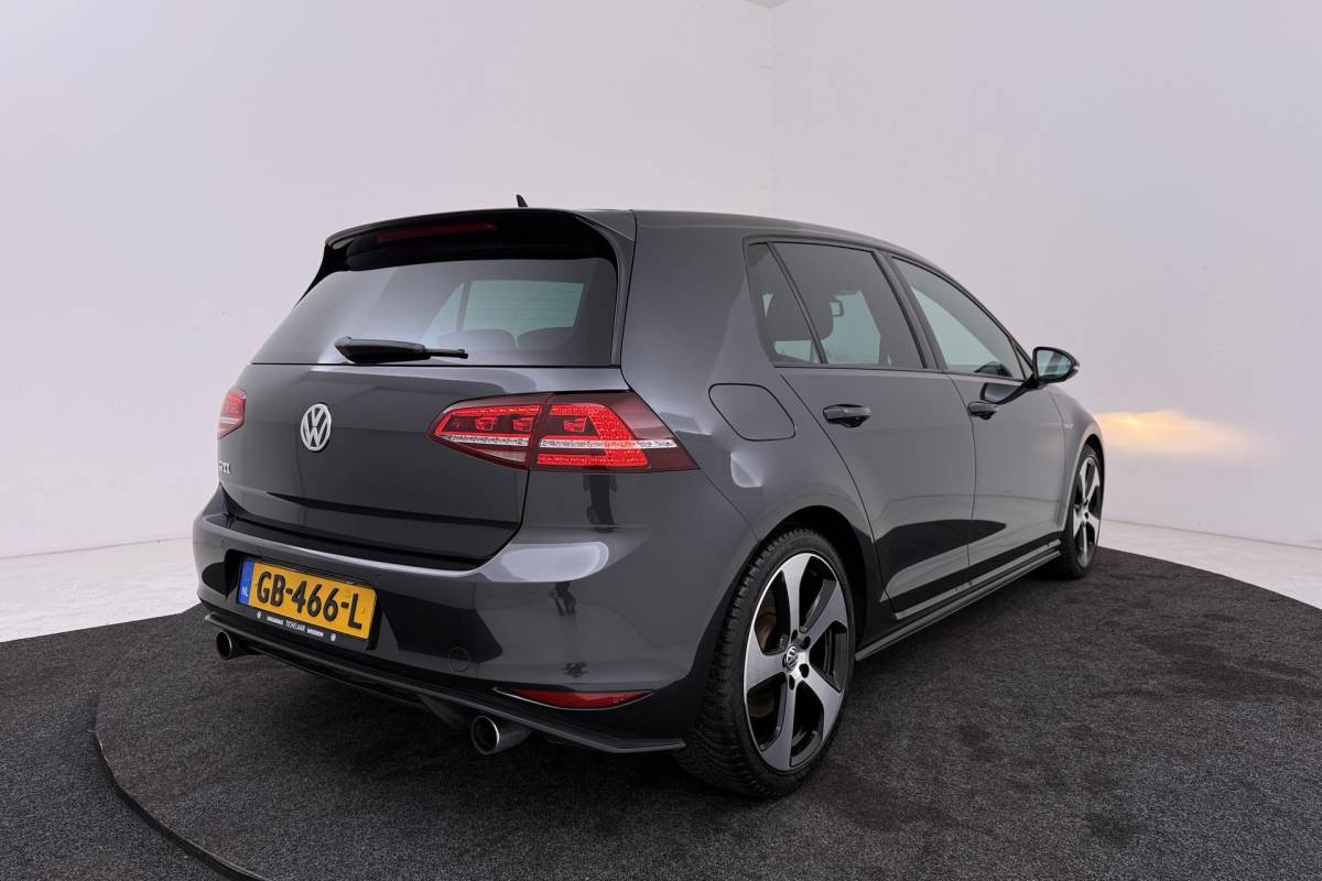 Volkswagen Golf Volkswagen Golf 2.0 TSI GTI | Org NL | 1e Eigenaar | Camera | 138.000 KM!! |