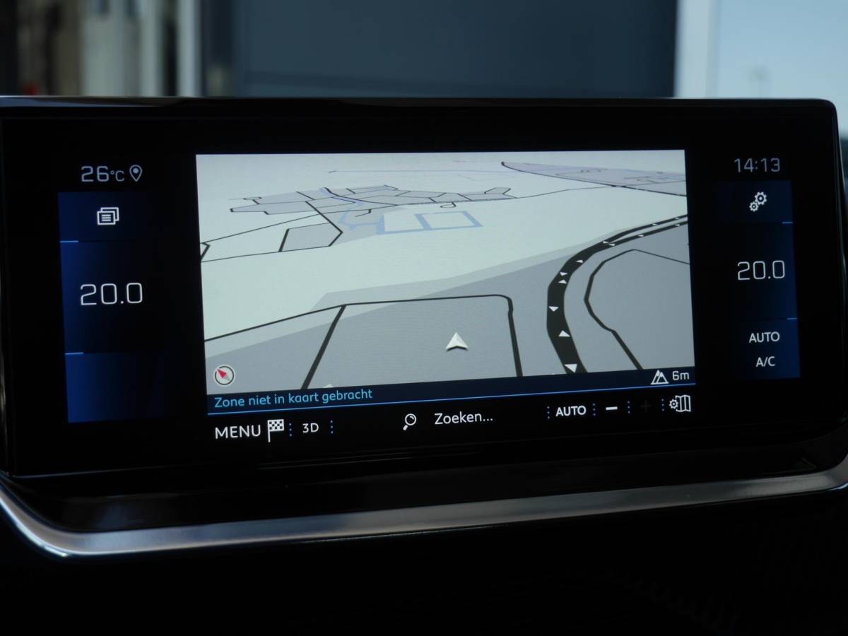 Peugeot 2008 Peugeot 2008 1.2 PureTech GT | 130PK | Afneembare trekhaak | Zwart dak | Getint glas | 17inch velgen | Full-LED | Dealer onderhouden | Navigatie | Keyless entry en start