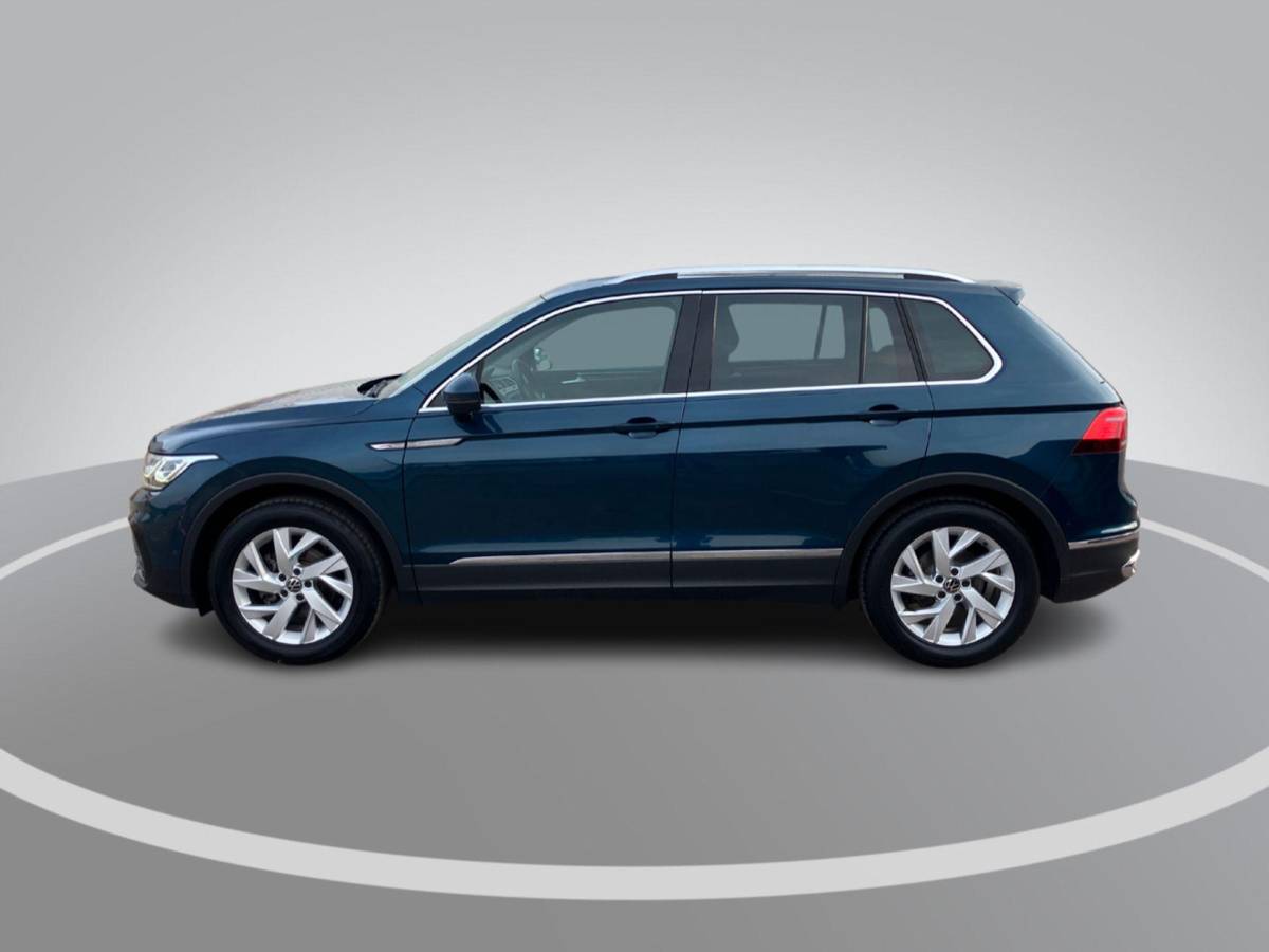 Volkswagen Tiguan Volkswagen Tiguan 1.5TSI 110KW/150PK DSG Elegance Panoramadak · Trekhaak · Camera + Parkeersensoren ·