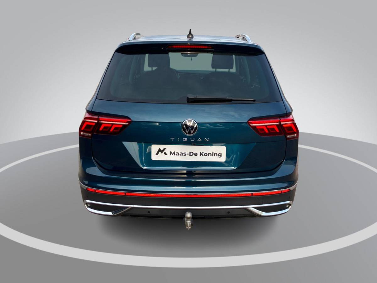 Volkswagen Tiguan Volkswagen Tiguan 1.5TSI 110KW/150PK DSG Elegance Panoramadak · Trekhaak · Camera + Parkeersensoren ·