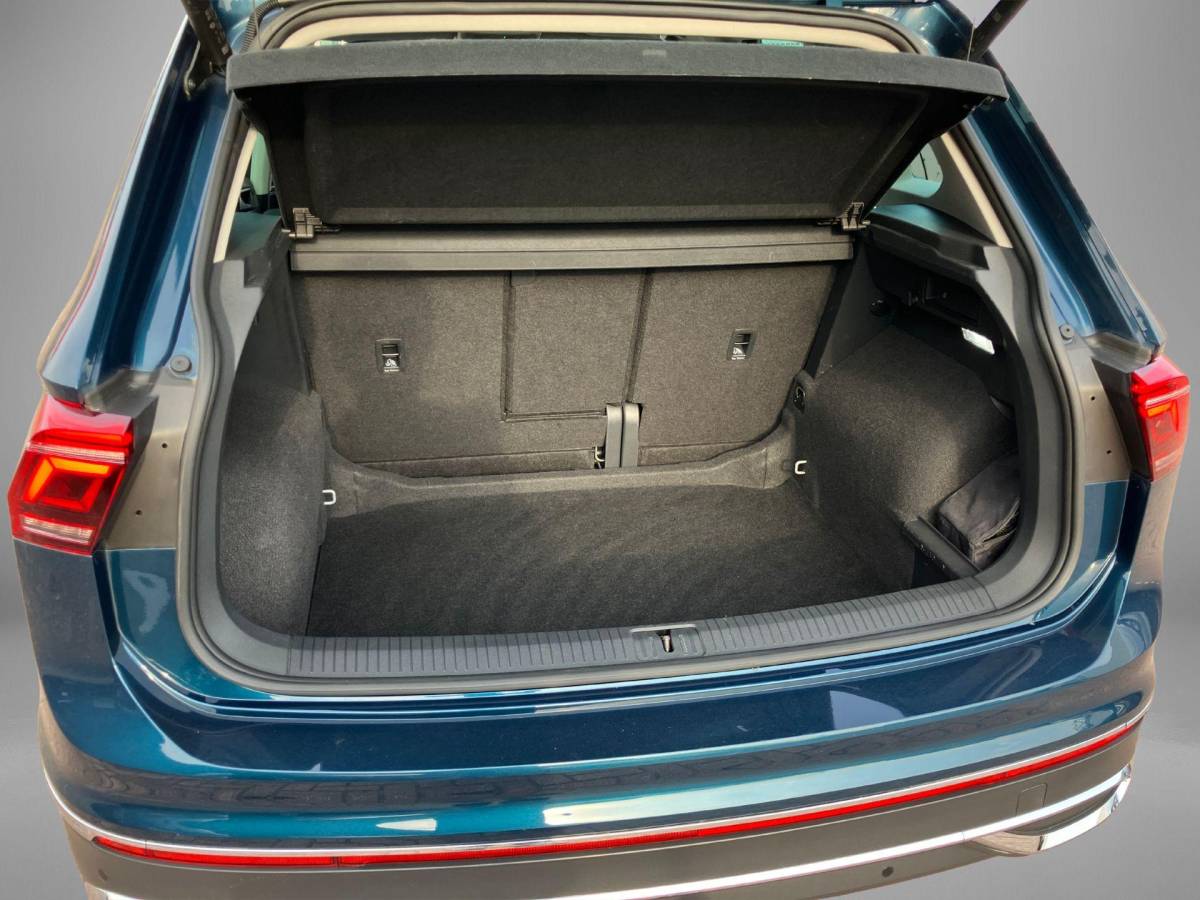 Volkswagen Tiguan Volkswagen Tiguan 1.5TSI 110KW/150PK DSG Elegance Panoramadak · Trekhaak · Camera + Parkeersensoren ·