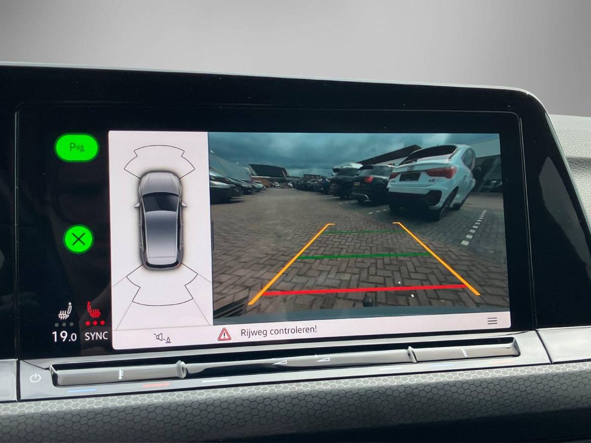 Volkswagen Golf Volkswagen Golf 1.4 eHybrid 245pk GTE · Navigatie · Camera + Parkeersensoren · Stoel- & stuurverwarming · Apple/Android Car Play · Trekhaak ·