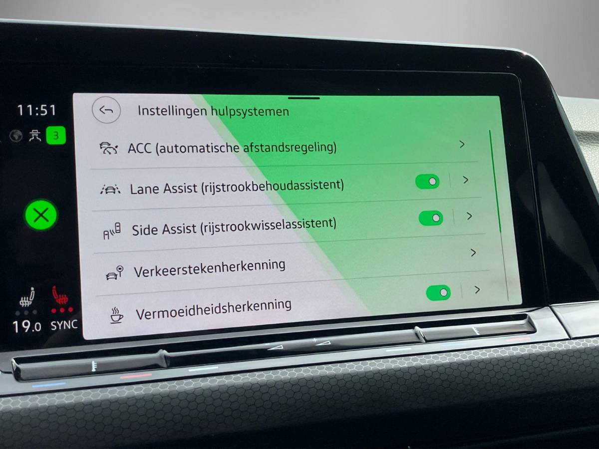 Volkswagen Golf Volkswagen Golf 1.4 eHybrid 245pk GTE · Navigatie · Camera + Parkeersensoren · Stoel- & stuurverwarming · Apple/Android Car Play · Trekhaak ·