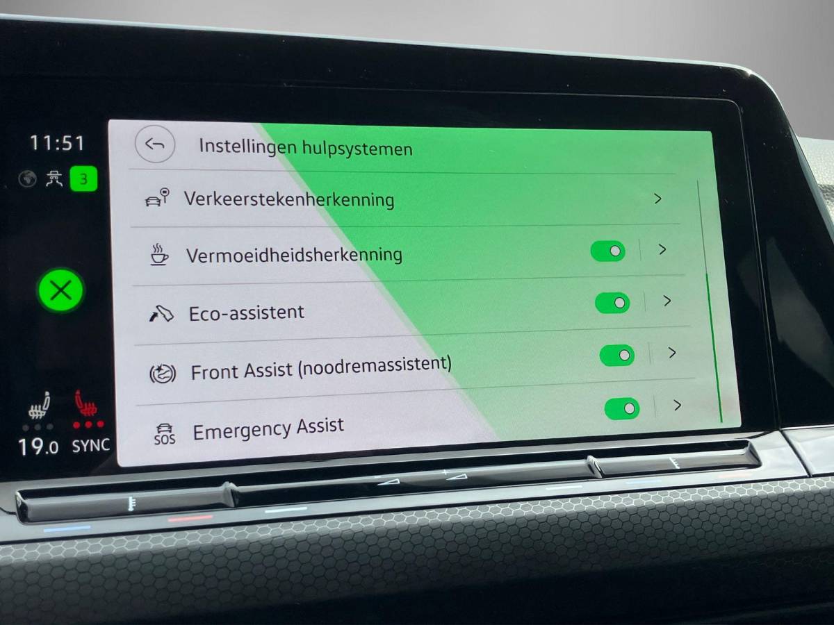 Volkswagen Golf Volkswagen Golf 1.4 eHybrid 245pk GTE · Navigatie · Camera + Parkeersensoren · Stoel- & stuurverwarming · Apple/Android Car Play · Trekhaak ·