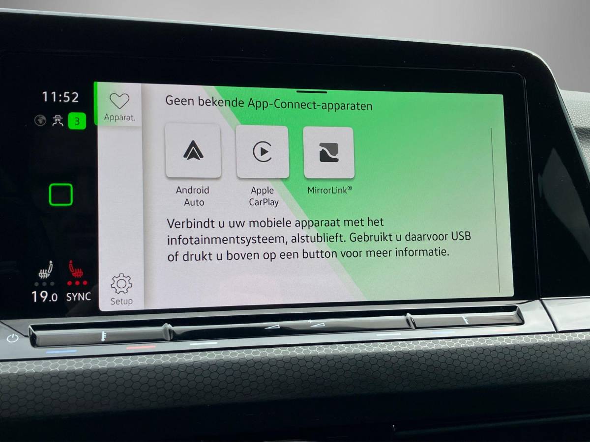 Volkswagen Golf Volkswagen Golf 1.4 eHybrid 245pk GTE · Navigatie · Camera + Parkeersensoren · Stoel- & stuurverwarming · Apple/Android Car Play · Trekhaak ·