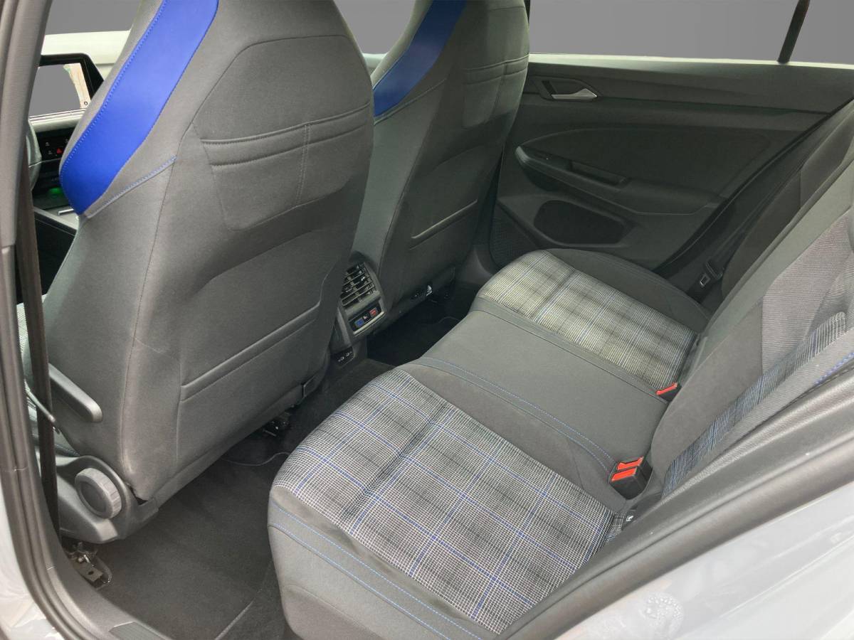 Volkswagen Golf Volkswagen Golf 1.4 eHybrid 245pk GTE · Navigatie · Camera + Parkeersensoren · Stoel- & stuurverwarming · Apple/Android Car Play · Trekhaak ·