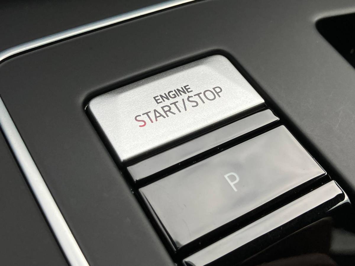 Volkswagen Golf Volkswagen Golf 1.4 eHybrid 245pk GTE · Navigatie · Camera + Parkeersensoren · Stoel- & stuurverwarming · Apple/Android Car Play · Trekhaak ·