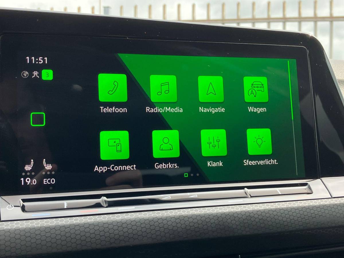 Volkswagen Golf Volkswagen Golf 1.4 eHybrid 245pk GTE · Navigatie · Camera + Parkeersensoren · Stoel- & stuurverwarming · Apple/Android Car Play · Trekhaak ·