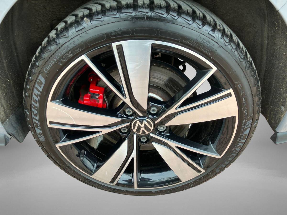 Volkswagen Golf Volkswagen Golf 1.4 eHybrid 245pk GTE · Navigatie · Camera + Parkeersensoren · Stoel- & stuurverwarming · Apple/Android Car Play · Trekhaak ·