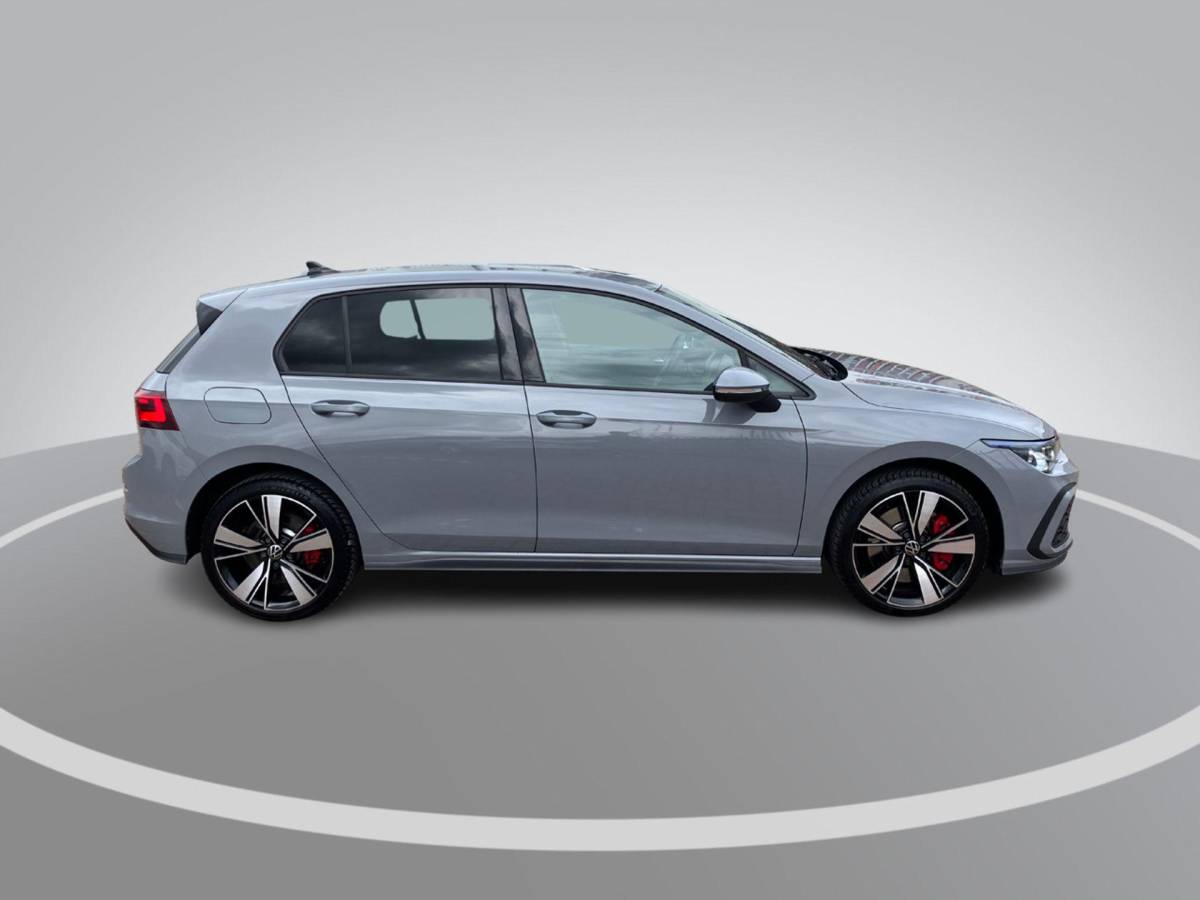 Volkswagen Golf Volkswagen Golf 1.4 eHybrid 245pk GTE · Navigatie · Camera + Parkeersensoren · Stoel- & stuurverwarming · Apple/Android Car Play · Trekhaak ·