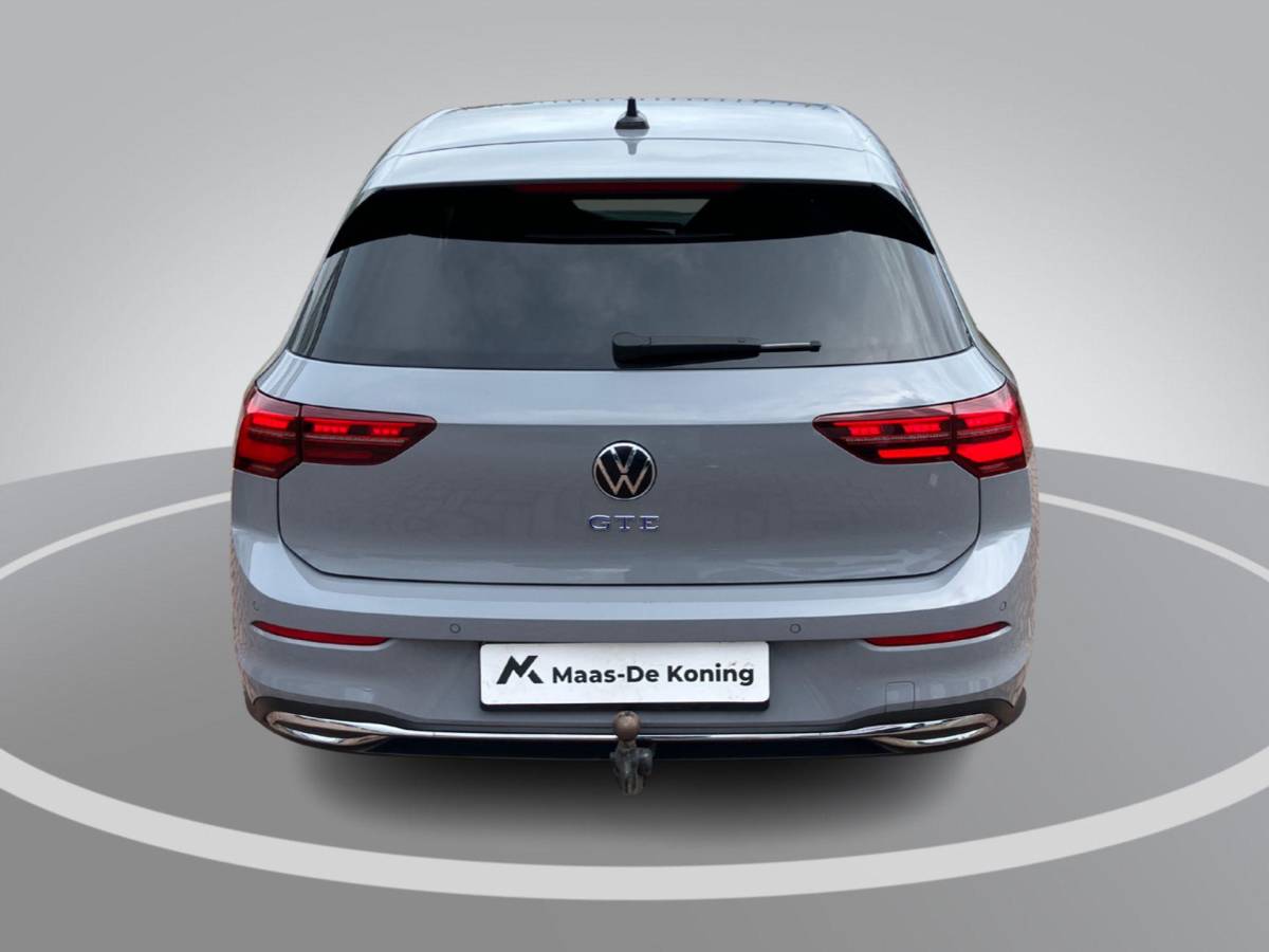 Volkswagen Golf Volkswagen Golf 1.4 eHybrid 245pk GTE · Navigatie · Camera + Parkeersensoren · Stoel- & stuurverwarming · Apple/Android Car Play · Trekhaak ·
