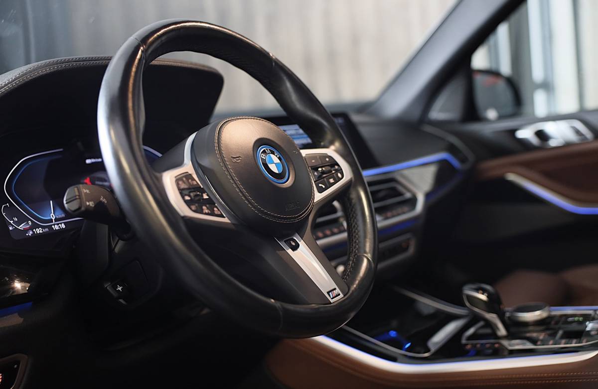BMW X5 BMW X5 XDrive45e High Executive M Line / Luchtvering / 360 Camera / Head Up / Leder / F1 / Open Pano / Laser Koplampen / 21 Inch
