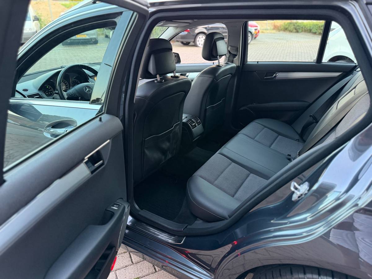 Mercedes-Benz C-Klasse Mercedes-Benz C-klasse Estate 180 CGI BlueEFFICIENCY Business Class Avantgarde Automaat Airco Cruise Elk.Ramen Trekhaak zeer nette