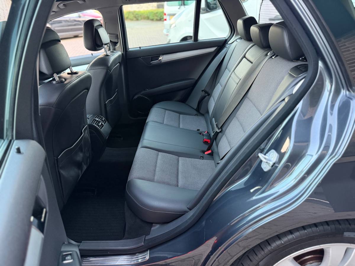 Mercedes-Benz C-Klasse Mercedes-Benz C-klasse Estate 180 CGI BlueEFFICIENCY Business Class Avantgarde Automaat Airco Cruise Elk.Ramen Trekhaak zeer nette