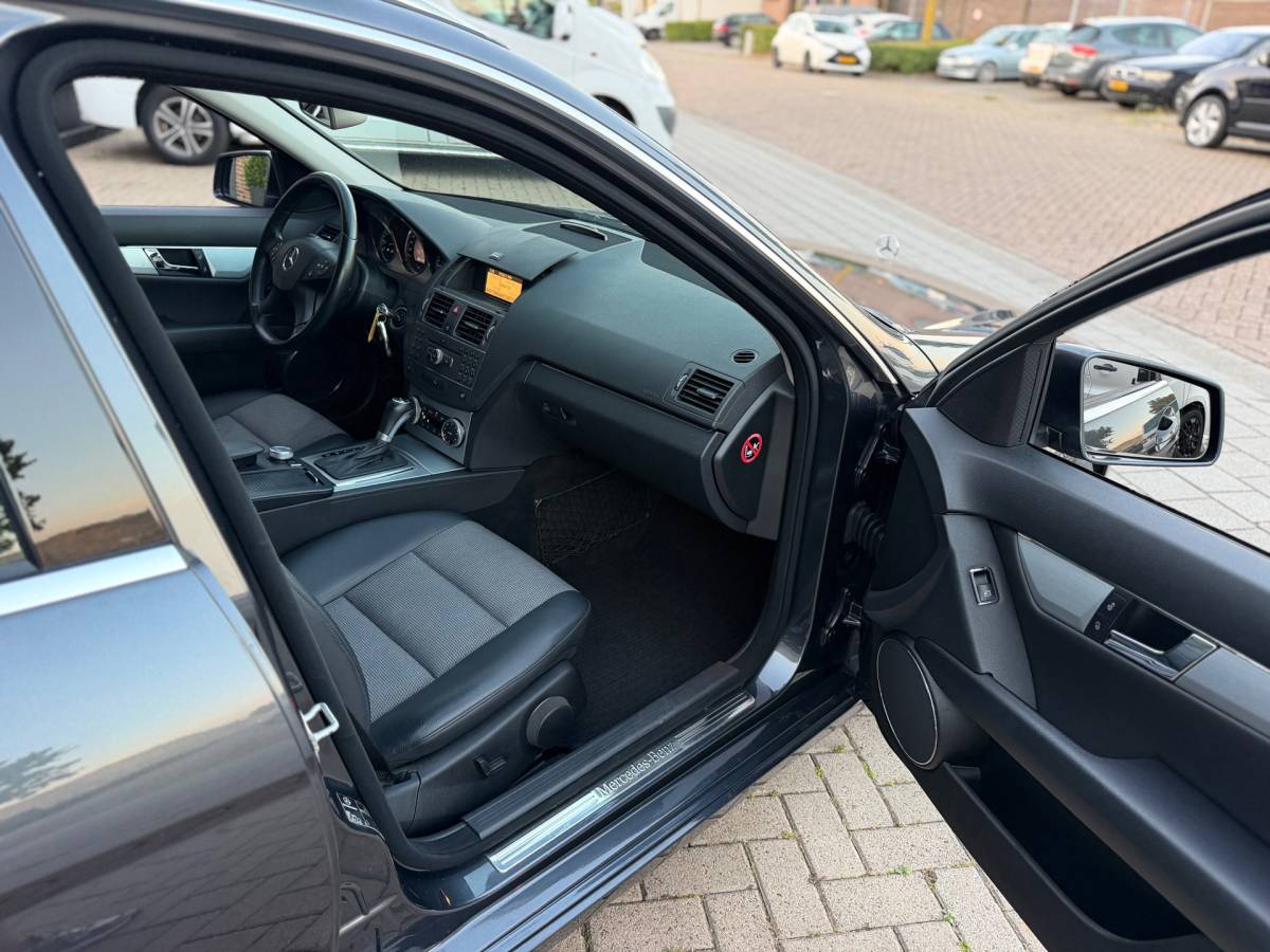 Mercedes-Benz C-Klasse Mercedes-Benz C-klasse Estate 180 CGI BlueEFFICIENCY Business Class Avantgarde Automaat Airco Cruise Elk.Ramen Trekhaak zeer nette