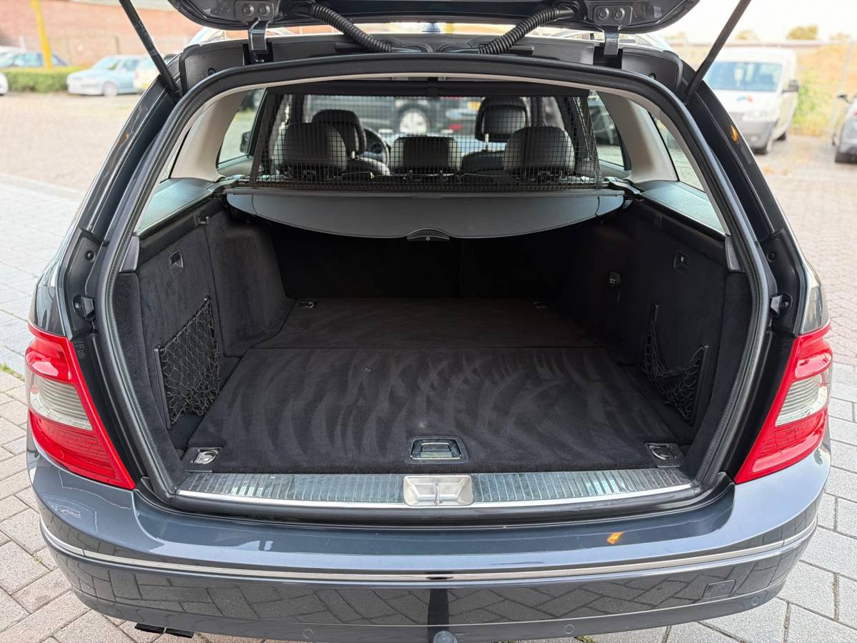 Mercedes-Benz C-Klasse Mercedes-Benz C-klasse Estate 180 CGI BlueEFFICIENCY Business Class Avantgarde Automaat Airco Cruise Elk.Ramen Trekhaak zeer nette