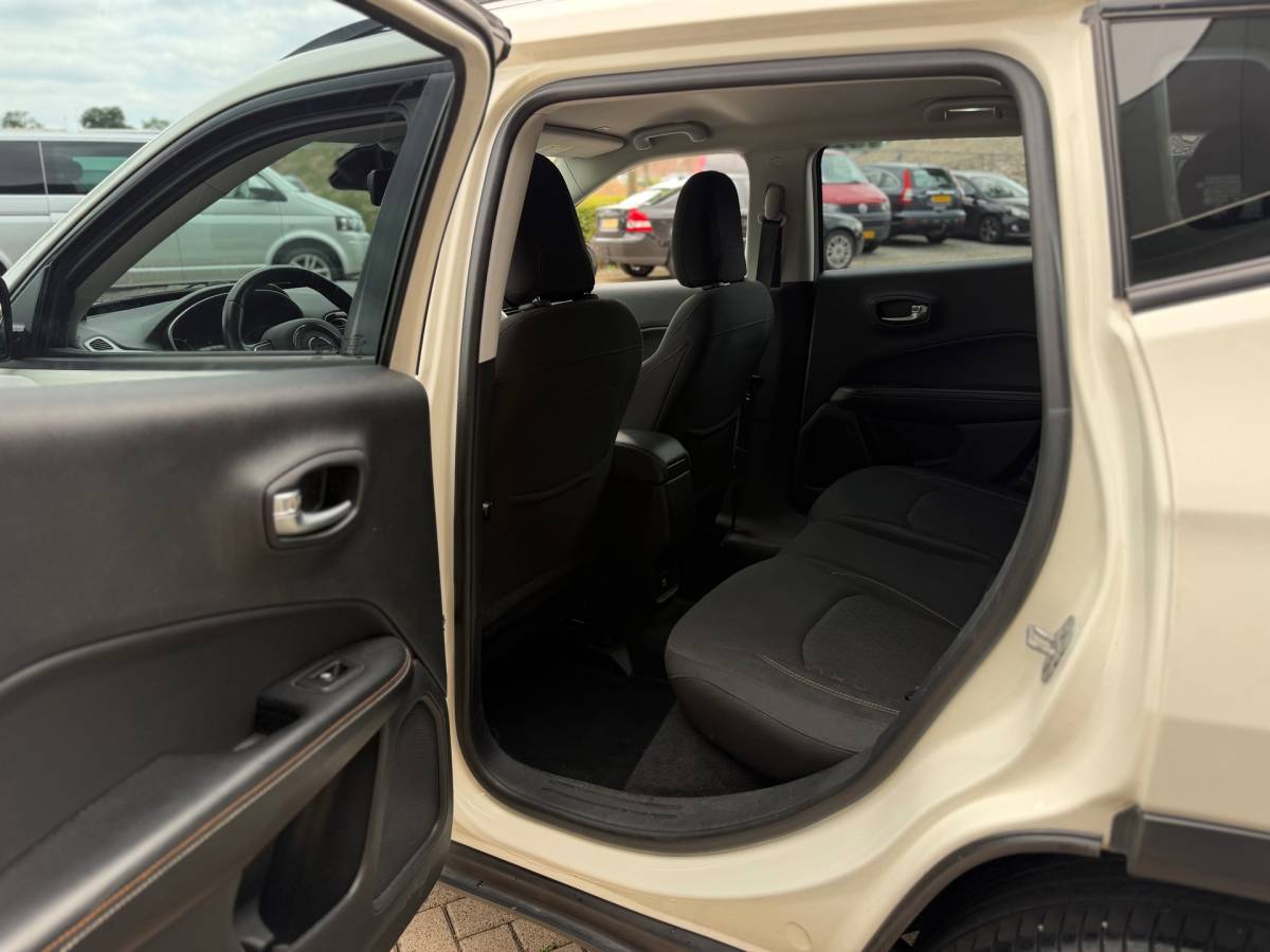 Jeep Compass Jeep Compass 1.4 MultiAir Sport 140PK Airco Cruise Camera Navi Appel Carplay Trekhaak zeer nette