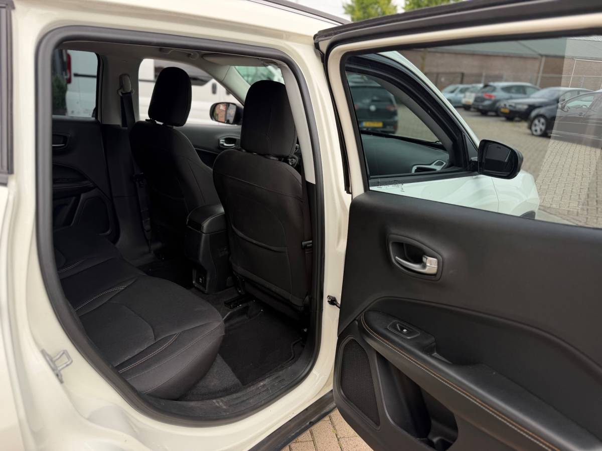 Jeep Compass Jeep Compass 1.4 MultiAir Sport 140PK Airco Cruise Camera Navi Appel Carplay Trekhaak zeer nette