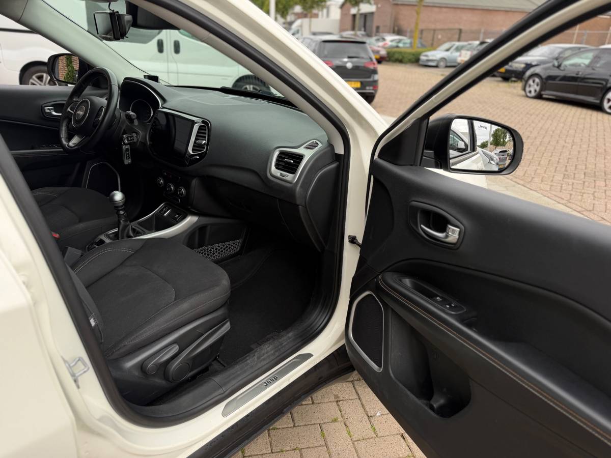 Jeep Compass Jeep Compass 1.4 MultiAir Sport 140PK Airco Cruise Camera Navi Appel Carplay Trekhaak zeer nette