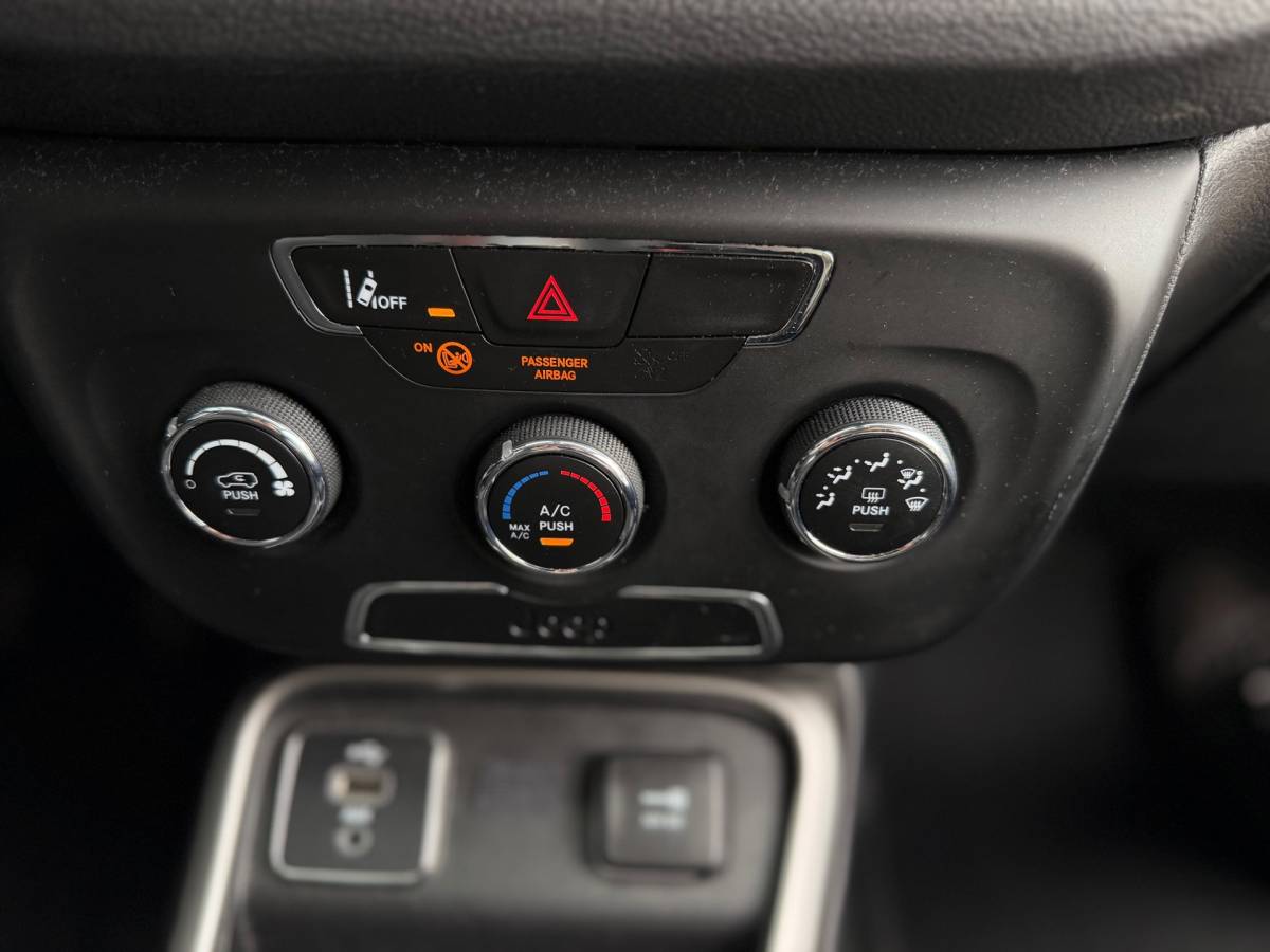 Jeep Compass Jeep Compass 1.4 MultiAir Sport 140PK Airco Cruise Camera Navi Appel Carplay Trekhaak zeer nette
