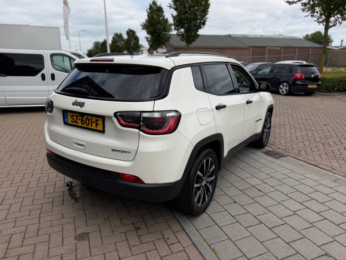 Jeep Compass Jeep Compass 1.4 MultiAir Sport 140PK Airco Cruise Camera Navi Appel Carplay Trekhaak zeer nette