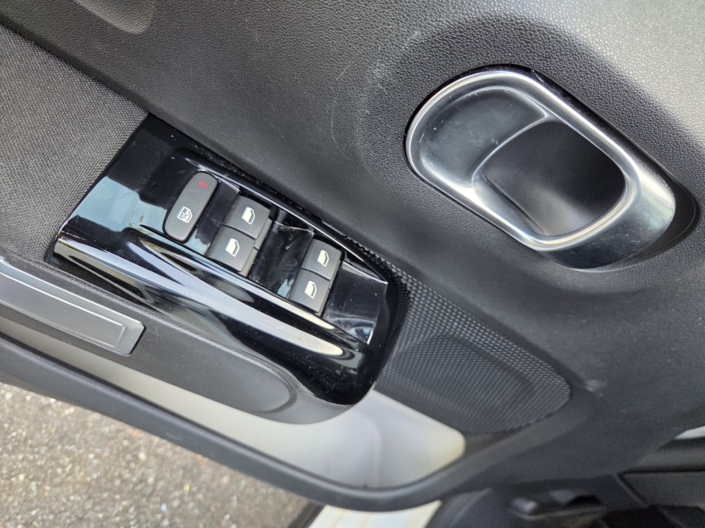 Citroën C3 Citroen C3 1.2 PT S&S Shine Automaat