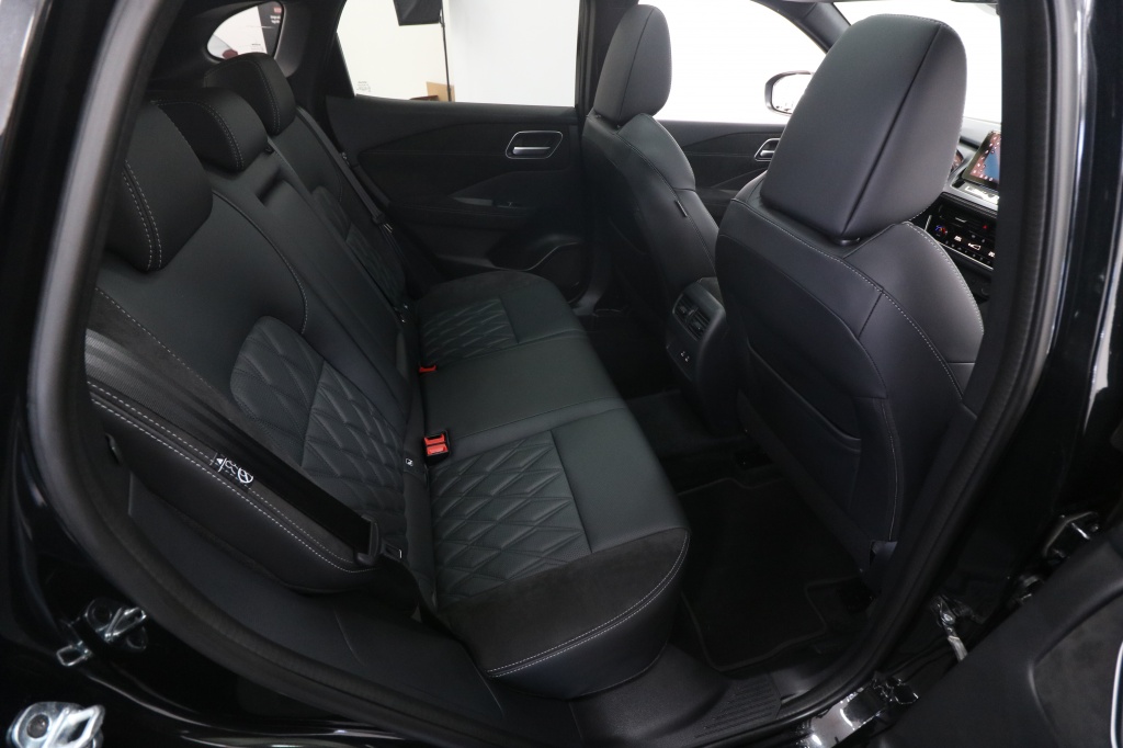 Nissan QASHQAI Nissan Qashqai 1.3 MHEV X Tekna + (Automaat)