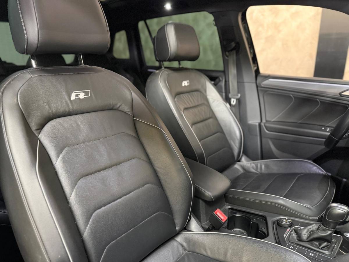 Volkswagen Tiguan Volkswagen Tiguan 2.0 TSI 4Motion Highline Business R | Pano | Trekhaak | 360 Camera | Akrapovic | Leer | memory | Keyless