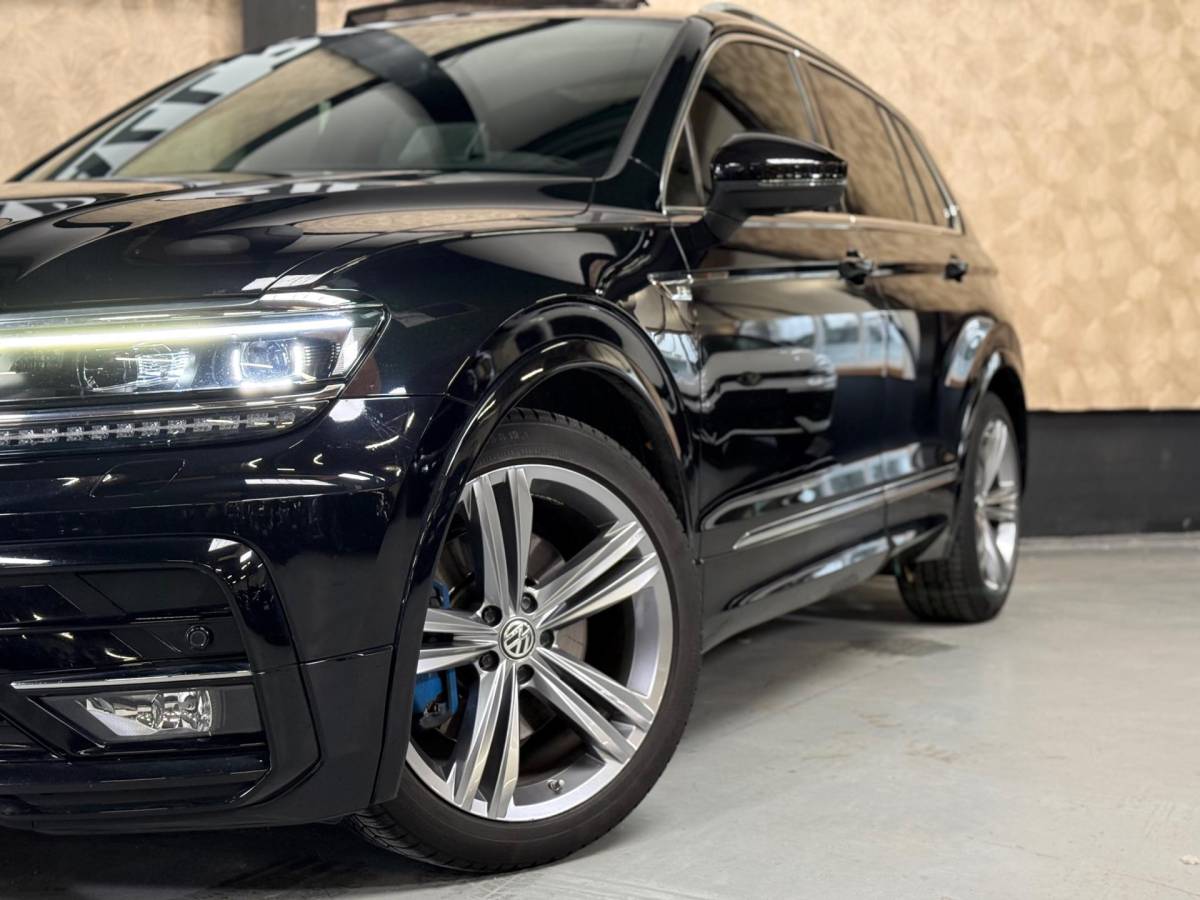 Volkswagen Tiguan Volkswagen Tiguan 2.0 TSI 4Motion Highline Business R | Pano | Trekhaak | 360 Camera | Akrapovic | Leer | memory | Keyless