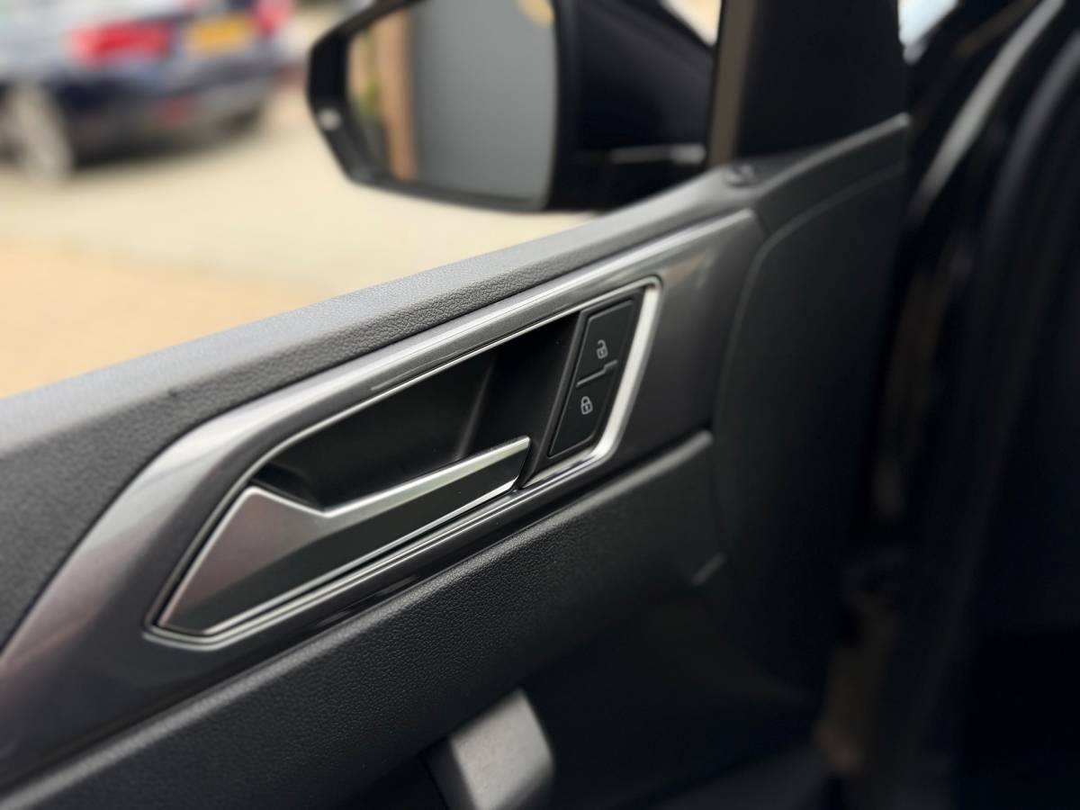 Volkswagen Polo Volkswagen Polo 1.0 TSI Highline Style Virtual Cockpit IQ-Light Climaat Control Cruise Control Airco Navi Elk.Ramen zeer nette