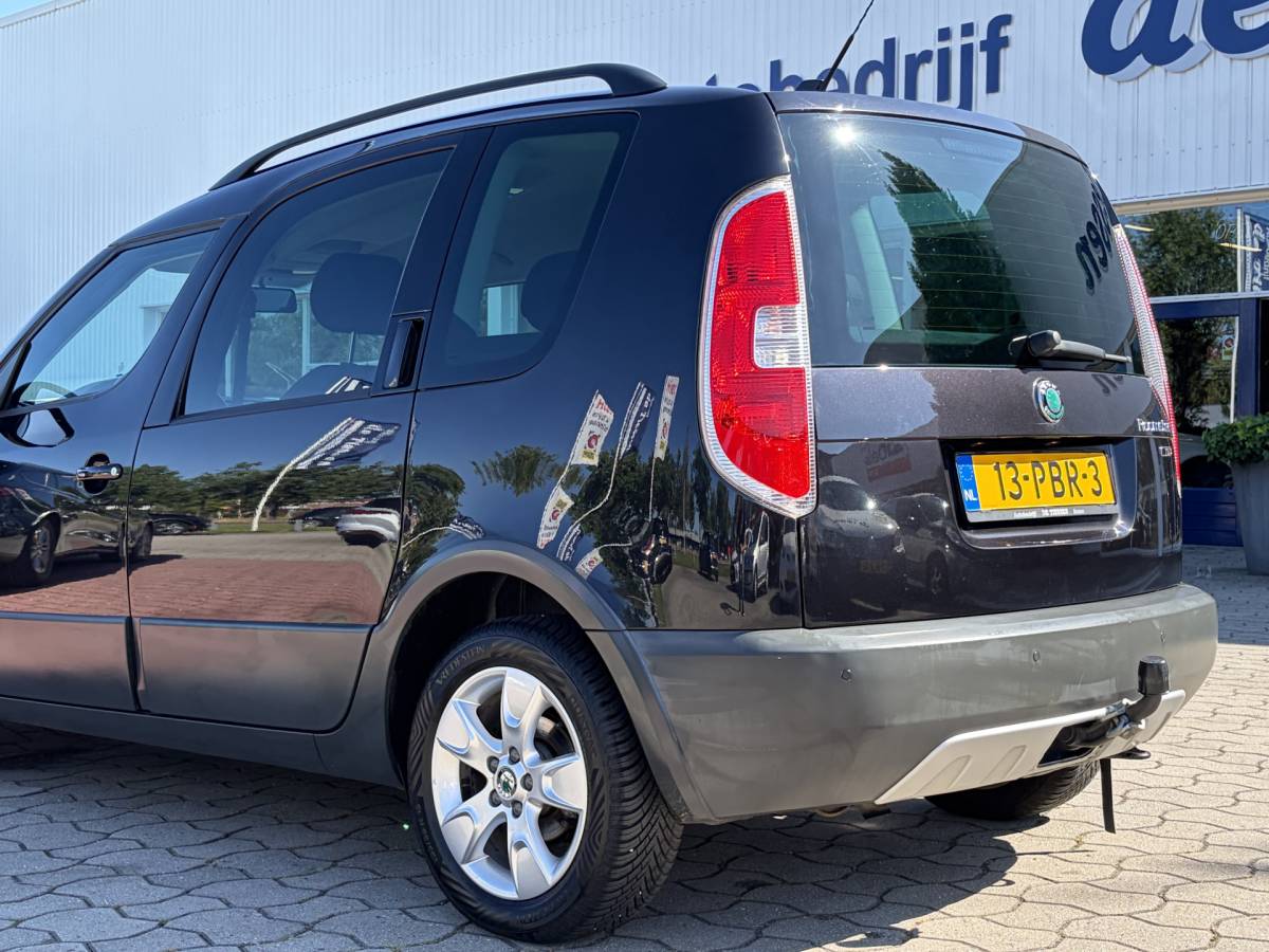 Škoda Roomster ŠKODA Roomster 1.2 TSI Dynamic | AUTOMAAT | Hoge zit | Cruise | Rijklaar met beurt & garantie!