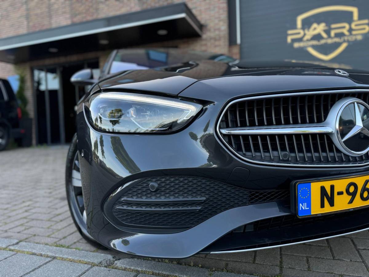 Mercedes-Benz C-Klasse Mercedes-Benz C-klasse 180 Luxury Line Automaat 170PK zeer nette Dealer Garantie