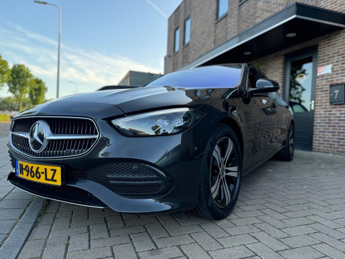 Mercedes-Benz C-Klasse Mercedes-Benz C-klasse 180 Luxury Line Automaat 170PK zeer nette Dealer Garantie