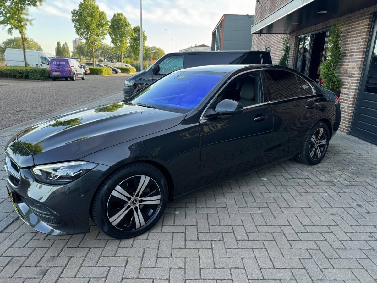 Mercedes-Benz C-Klasse Mercedes-Benz C-klasse 180 Luxury Line Automaat 170PK zeer nette Dealer Garantie