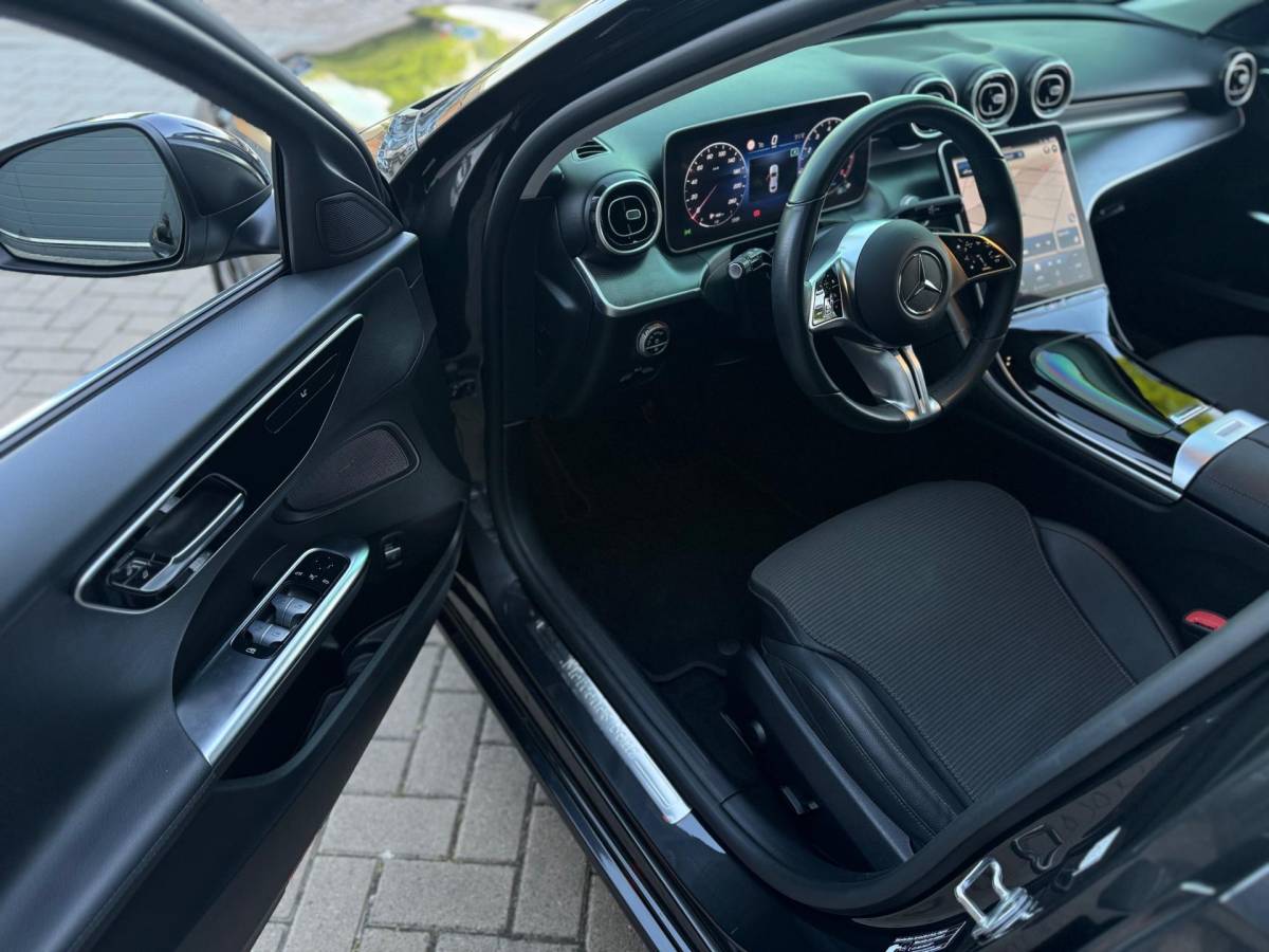 Mercedes-Benz C-Klasse Mercedes-Benz C-klasse 180 Luxury Line Automaat 170PK zeer nette Dealer Garantie