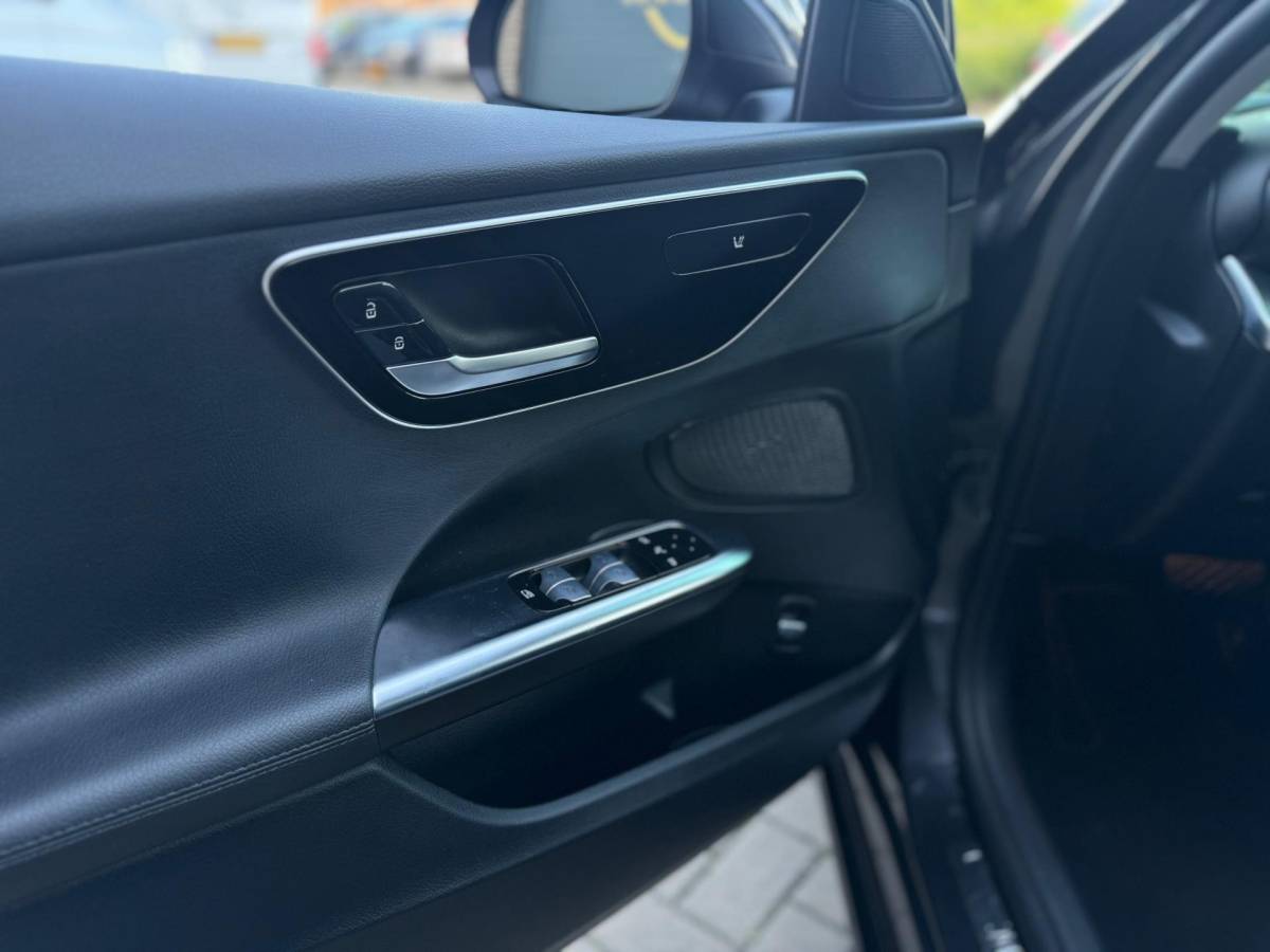 Mercedes-Benz C-Klasse Mercedes-Benz C-klasse 180 Luxury Line Automaat 170PK zeer nette Dealer Garantie