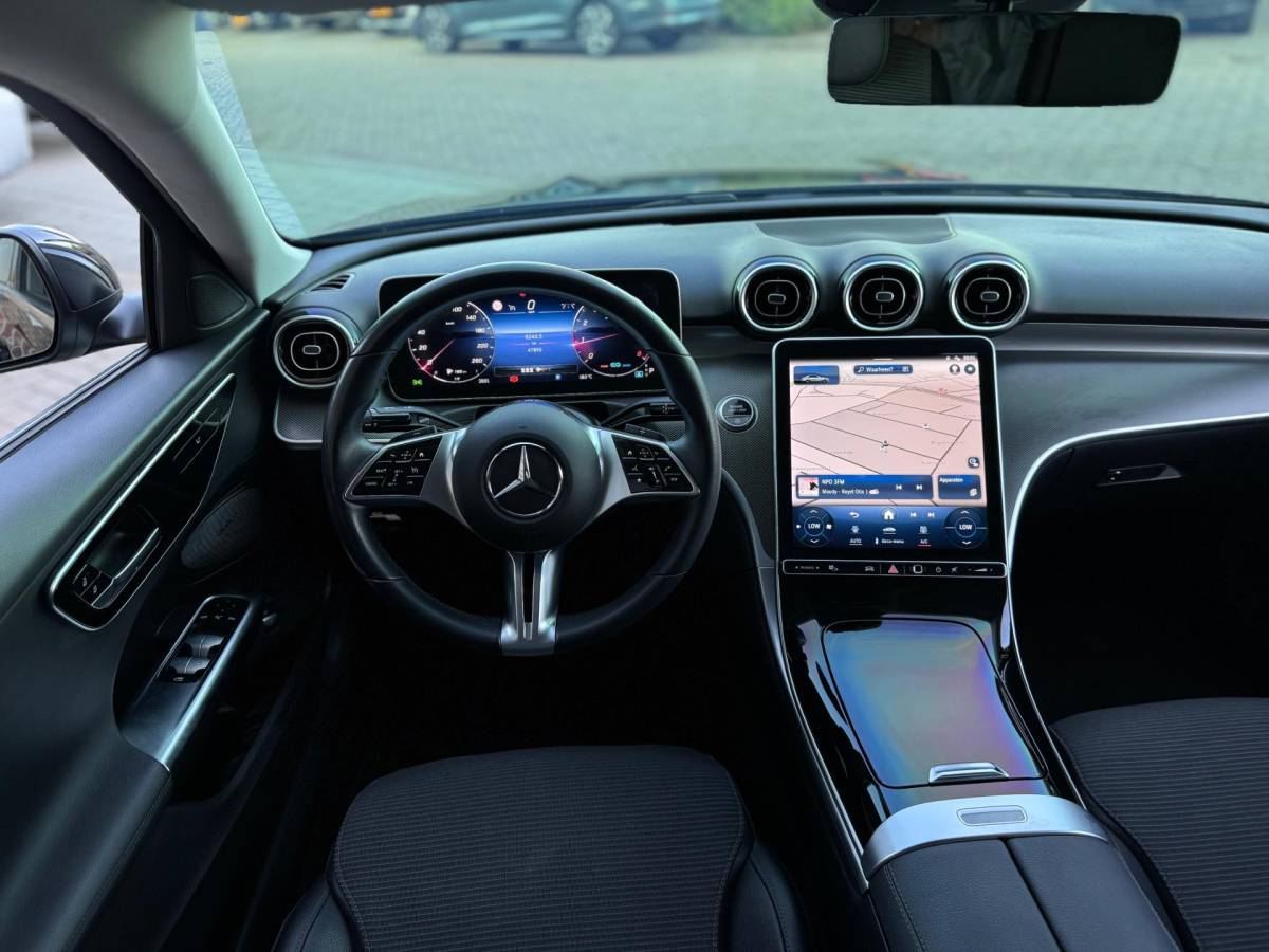Mercedes-Benz C-Klasse Mercedes-Benz C-klasse 180 Luxury Line Automaat 170PK zeer nette Dealer Garantie
