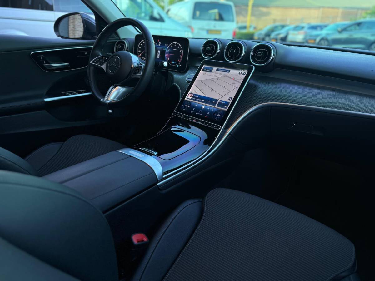 Mercedes-Benz C-Klasse Mercedes-Benz C-klasse 180 Luxury Line Automaat 170PK zeer nette Dealer Garantie