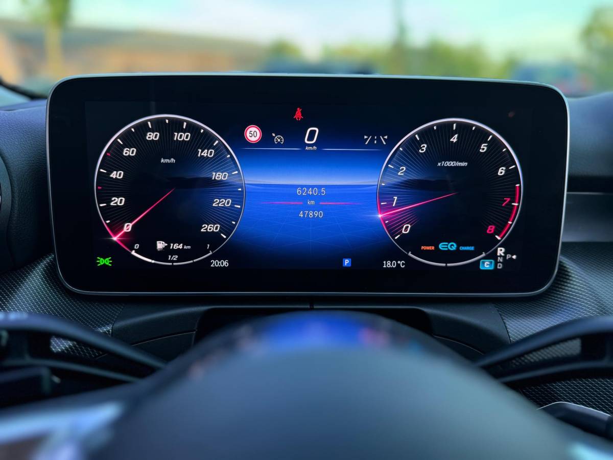 Mercedes-Benz C-Klasse Mercedes-Benz C-klasse 180 Luxury Line Automaat 170PK zeer nette Dealer Garantie