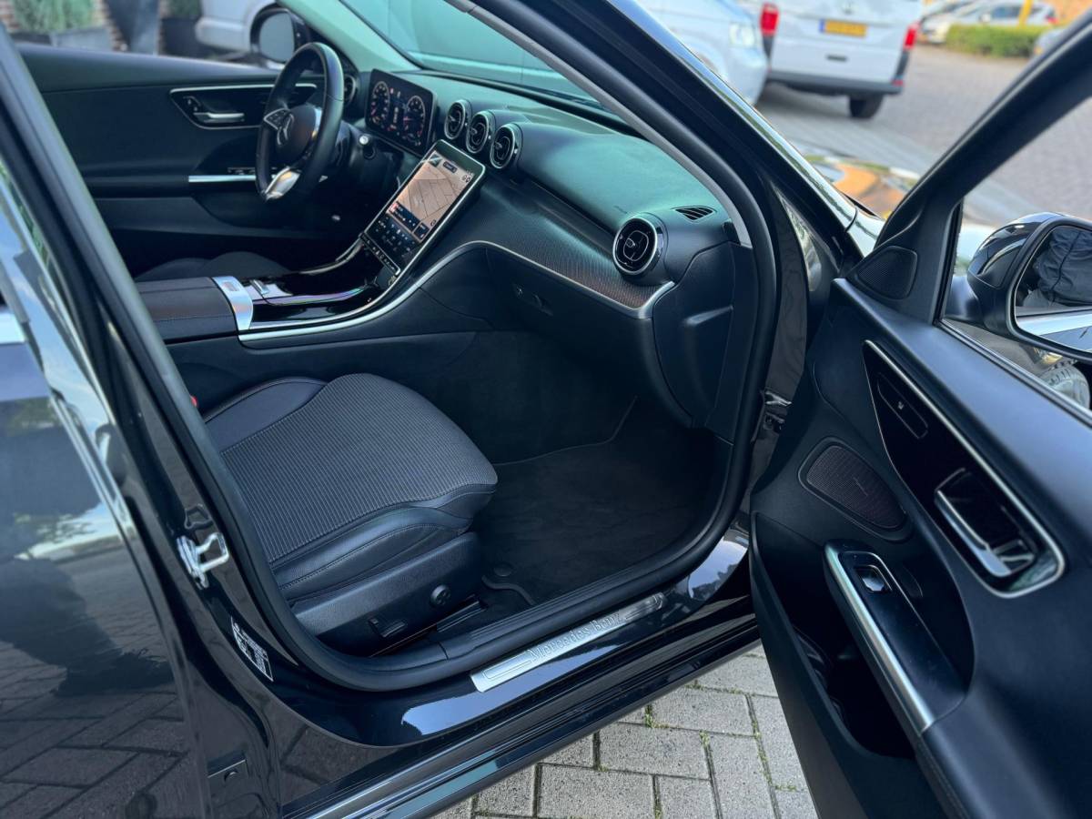 Mercedes-Benz C-Klasse Mercedes-Benz C-klasse 180 Luxury Line Automaat 170PK zeer nette Dealer Garantie