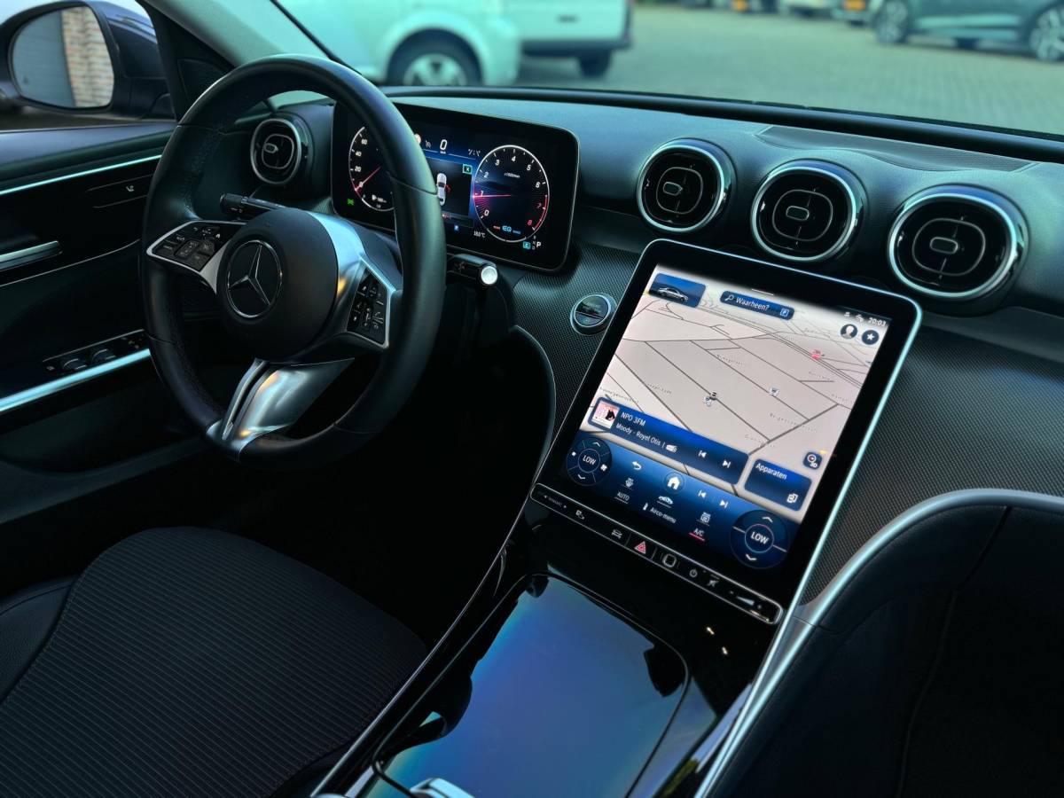Mercedes-Benz C-Klasse Mercedes-Benz C-klasse 180 Luxury Line Automaat 170PK zeer nette Dealer Garantie
