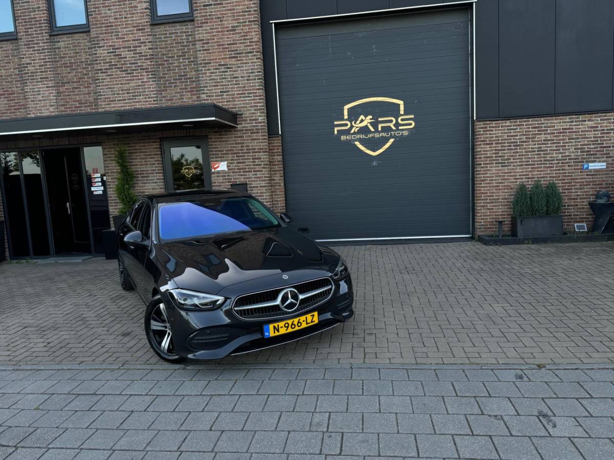 Mercedes-Benz C-Klasse Mercedes-Benz C-klasse 180 Luxury Line Automaat 170PK zeer nette Dealer Garantie