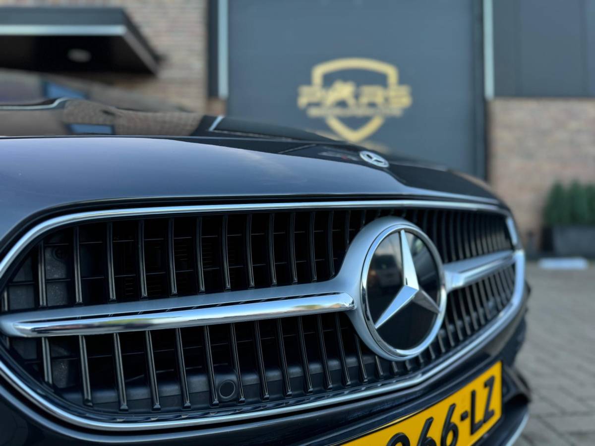 Mercedes-Benz C-Klasse Mercedes-Benz C-klasse 180 Luxury Line Automaat 170PK zeer nette Dealer Garantie
