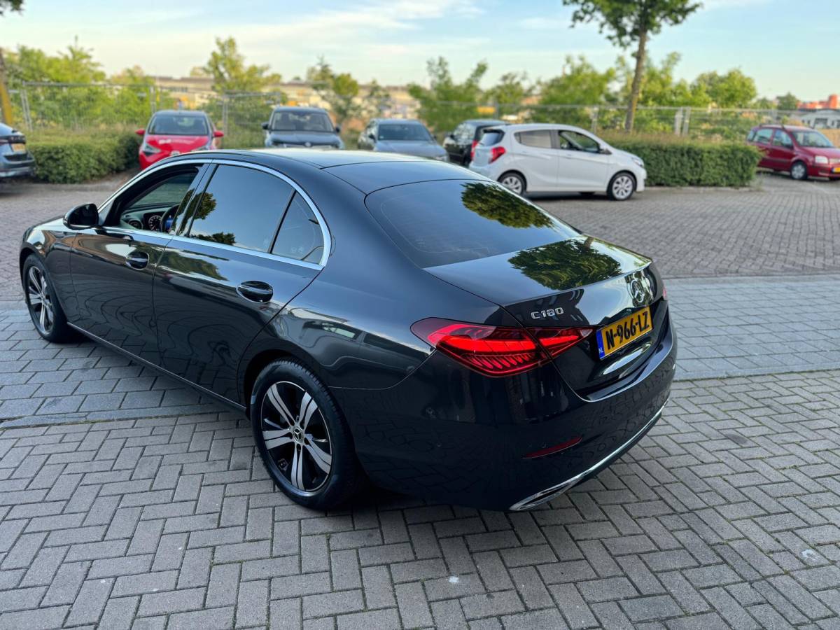 Mercedes-Benz C-Klasse Mercedes-Benz C-klasse 180 Luxury Line Automaat 170PK zeer nette Dealer Garantie