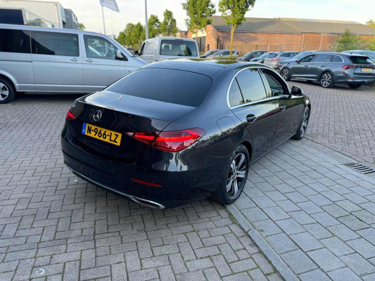 Mercedes-Benz C-Klasse Mercedes-Benz C-klasse 180 Luxury Line Automaat 170PK zeer nette Dealer Garantie
