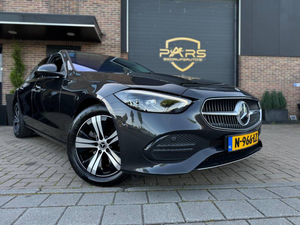 Mercedes-Benz C-Klasse Mercedes-Benz C-klasse 180 Luxury Line Automaat 170PK zeer nette Dealer Garantie
