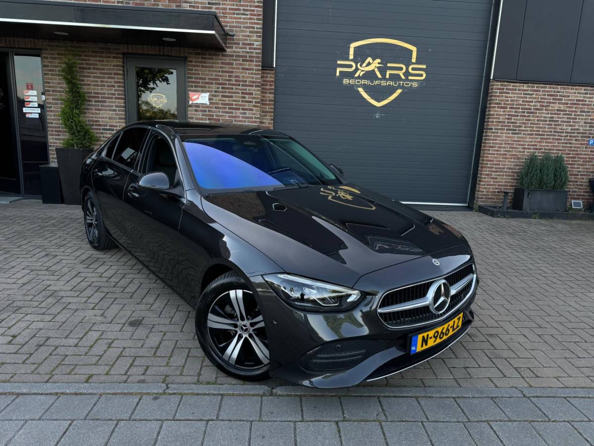 Mercedes-Benz C-Klasse Mercedes-Benz C-klasse 180 Luxury Line Automaat 170PK zeer nette Dealer Garantie